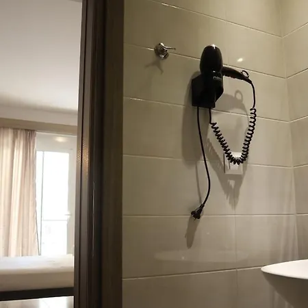 2 Bedroom Equipped Manos Lägenhet Sarti