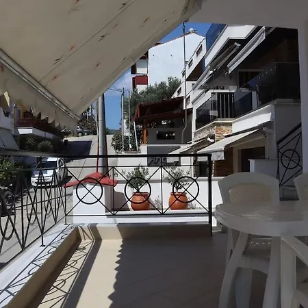 2 Bedroom Equipped Manos * Sarti