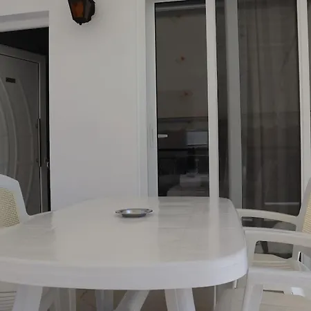 2 Bedroom Equipped Manos