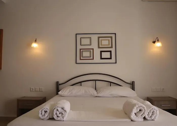 2 Bedroom Equipped Manos Appartement Sarti