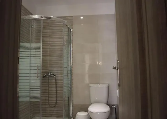 2 Bedroom Equipped Manos Appartement Sarti