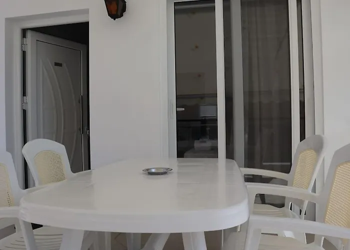 2 Bedroom Equipped Manos